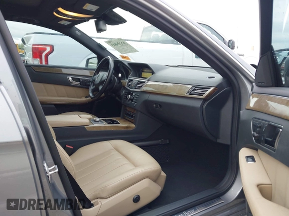 2011 Mercedes-Benz E 350 Luxury z VIN WDDHF8HBXBA338420, wystawiony jako IAAI lot #42155045 z przebiegiem 196 075 mil mil oraz . Historia ofert i sprzedaży dostępna na DreamBid. Obrazek 5.