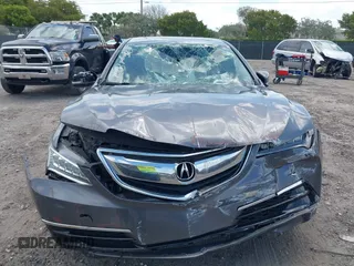 2017 Acura TLX with VIN 19UUB1F33HA001265, listed as a IAAI auction lot 42085293 with 31,049 mi miles and . Bid and sale history available at DreamBid. Image 6.