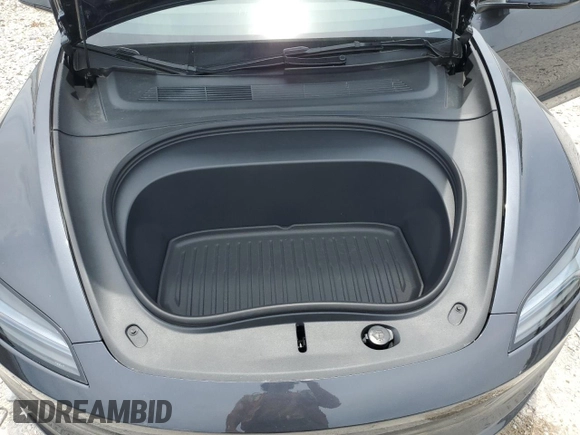 2025 Tesla Model 3 Long Range z VIN 5YJ3E1EA1SF965380, wystawiony jako Copart lot #59532105 z przebiegiem 2 641 mil mil oraz Szkoda całkowita • Salvage title. Historia ofert i sprzedaży dostępna na DreamBid. Obrazek 11.