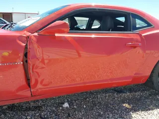 2011 Chevrolet Camaro 2LT z VIN 2G1FC1ED3B9194950, wystawiony jako IAAI lot #41816699 z przebiegiem 139 106 mil mil oraz . Historia ofert i sprzedaży dostępna na DreamBid. Obrazek 6.