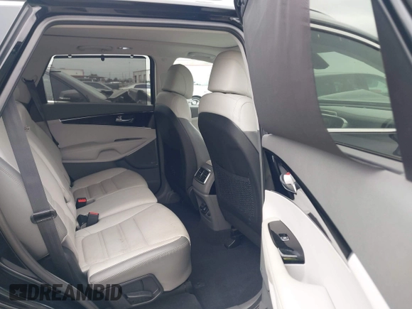 2017 Kia Sorento SX with VIN 5XYPK4A58HG322661, listed as a IAAI auction lot 42195134 with 46,821 mi miles and . Bid and sale history available at DreamBid. Image 8.