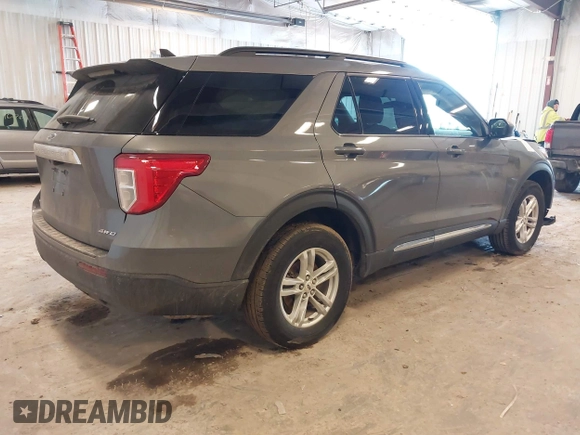 2023 Ford Explorer XLT with VIN 1FMSK8DH2PGB45913, listed as a IAAI auction lot 41701277 with 13,939 mi miles. Bid and sale history available at carsss.com. Image 4.