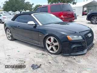 2011 Audi S5 Premium Plus z VIN WAUCGAFH5BN005810, wystawiony jako IAAI lot #42570122 z przebiegiem 73 820 mil mil oraz . Historia ofert i sprzedaży dostępna na DreamBid. Obrazek 1.