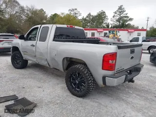 2011 Chevrolet Silverado 1500 LS with VIN 1GCRCREA4BZ400808, listed as a IAAI auction lot 41792800 with 202,479 mi miles. Bid and sale history available at carsss.com. Image 3.