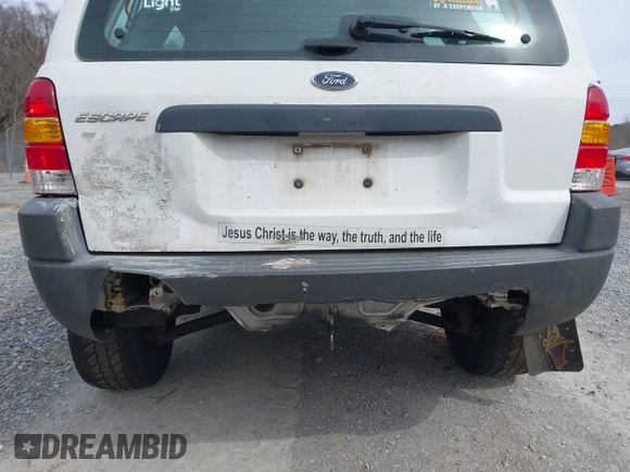2004 Ford Escape XLS with VIN 1FMYU021X4DA08369, listed as a IAAI auction lot 41749705 with 235,852 mi miles and . Bid and sale history available at DreamBid. Image 6.