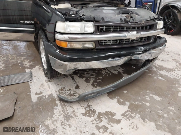2000 Chevrolet Silverado 1500 LS with VIN 2GCEC19T3Y1333843, listed as a IAAI auction lot 41721344 with 1 mi miles. Bid and sale history available at carsss.com. Image 6.