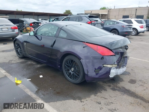 2005 Nissan 350Z Enthusiast z VIN JN1AZ34D25M605438, wystawiony jako IAAI lot #42131179 z przebiegiem 143 157 mil mil oraz . Historia ofert i sprzedaży dostępna na DreamBid. Obrazek 3.