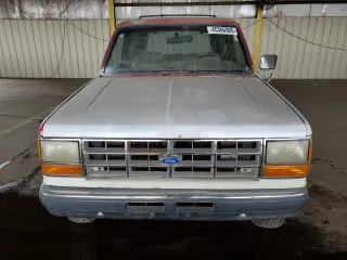 1990 Ford Bronco z VIN 1FMCU14TXLUA68729, wystawiony jako Copart lot #45366995 z przebiegiem 389 150 mil mil oraz Czysty tytuł • Clean title. Historia ofert i sprzedaży dostępna na DreamBid. Obrazek 5.