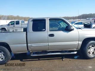 2003 Chevrolet Silverado 1500 LT with VIN 2GCEK19T431351084, listed as a IAAI auction lot 41995382 with 235,033 mi miles and . Bid and sale history available at DreamBid. Image 13.
