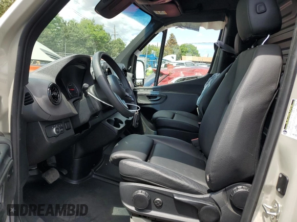2024 Mercedes-Benz Sprinter with VIN W1Y4NBHY0RT168737, listed as a Copart auction lot 59453224 with 5,717 mi miles and Salvage Title. Bid and sale history available at DreamBid. Image 7.