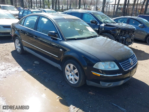 2003 Volkswagen Passat GLX with VIN WVWTH63B43P299509, listed as a IAAI auction lot 41775005 with 137,271 mi miles. Bid and sale history available at carsss.com. Image 1.