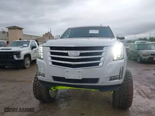 2020 Cadillac Escalade Luxury with VIN 1GYS3BKJ6LR124477, listed as a IAAI auction lot 41471894 with 42,439 mi miles. Bid and sale history available at carsss.com. Image 12.