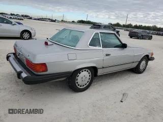1987 Mercedes-Benz 560 560SL with VIN WDBBA48D6HA074385, listed as a Copart auction lot 84098634 with 141,496 mi miles and Clean Title. Bid and sale history available at carsss.com. Image 3.