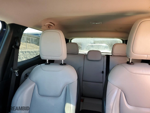 2019 Jeep Renegade Limited with VIN ZACNJBD11KPK01305, listed as a Copart auction lot 84065744 with 0 mi miles and Salvage Title. Bid and sale history available at carsss.com. Image 10.