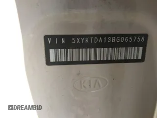 2011 Kia Sorento LX with VIN 5XYKTDA13BG065758, listed as a IAAI auction lot 41995416 with 121,500 mi miles and . Bid and sale history available at carsss.com. Image 9.