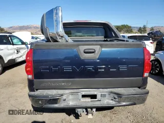 2005 Chevrolet Avalanche Z71 with VIN 3GNEK12Z75G211286, listed as a Copart auction lot 76143034 with 433,502 mi miles and Salvage Title. Bid and sale history available at DreamBid. Image 6.