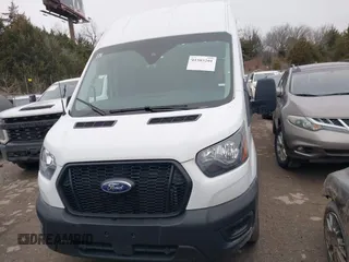 2022 Ford Transit Cargo z VIN 1FTBR1X84NKA82407, wystawiony jako IAAI lot #41503201 z przebiegiem 53 194 mil mil oraz . Historia ofert i sprzedaży dostępna na DreamBid. Obrazek 12.