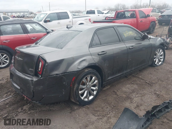 2015 Chrysler 300 S z VIN 2C3CCAGGXFH793040, wystawiony jako IAAI lot #41838875 z przebiegiem 154 813 mil mil oraz . Historia ofert i sprzedaży dostępna na DreamBid. Obrazek 4.