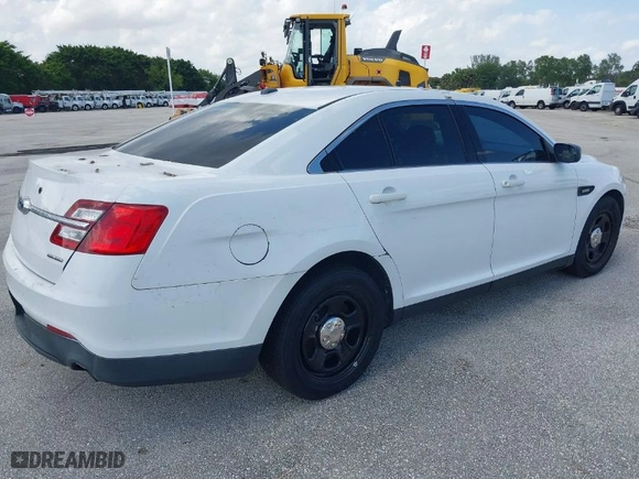 2017 Ford Police Interceptor Sedan with VIN 1FAHP2L82HG133685, listed as a IAAI auction lot 41883464 with 68,594 mi miles. Bid and sale history available at carsss.com. Image 4.