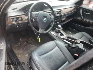 2009 BMW 3 Series 328i xDrive с VIN WBAPK73559A454418, выставлен на аукционе Copart как лот 56914195 с пробегом 105 874 миль миль и На запчасти • Non repairable. История ставок и продаж доступна на DreamBid. Изображение 8.