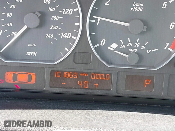 2001 BMW 3 Series 330Ci with VIN WBABS53421JU80078, listed as a IAAI auction lot 41910622 with 101,869 mi miles. Bid and sale history available at carsss.com. Image 16.