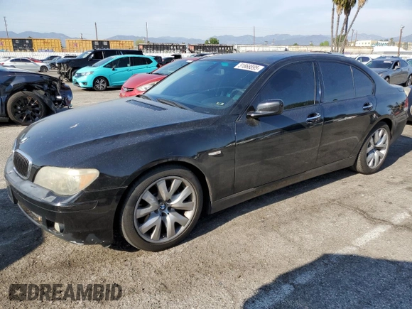 2007 BMW 7 Series 750i z VIN WBAHL83567DT09276, wystawiony jako Copart lot #51868895 z przebiegiem 150 744 mil mil oraz Czysty tytuł • Clean title. Historia ofert i sprzedaży dostępna na DreamBid. Obrazek 1.