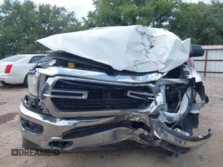 2020 Ram 1500 Big Horn с VIN 1C6SRFFT9LN321942, выставлен на аукционе IAAI как лот 42290626 с пробегом Не указан миль и . История ставок и продаж доступна на DreamBid. Изображение 11.