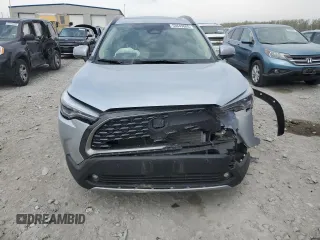 2023 Toyota Corolla Cross XLE z VIN 7MUDAABG9PV049306, wystawiony jako Copart lot #53649005 z przebiegiem 39 247 mil mil oraz Szkoda całkowita • Salvage title. Historia ofert i sprzedaży dostępna na DreamBid. Obrazek 5.