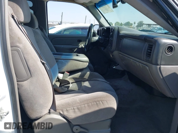 2004 Chevrolet Tahoe LS with VIN 1GNEC13T44R321833, listed as a IAAI auction lot 40559396 with 170,652 mi miles and . Bid and sale history available at DreamBid. Image 5.