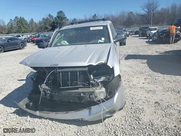 2007 Jeep Grand Cherokee Laredo with VIN 1J8GS48K47C503487, listed as a Copart auction lot 46900165 with 231,951 mi miles and Salvage Title. Bid and sale history available at carsss.com. Image 12.