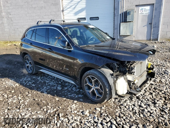 2018 BMW X1 xDrive28i with VIN WBXHT3C32J5F89399, listed as a Copart auction lot 52505945 with 63,677 mi miles and Salvage Title. Bid and sale history available at carsss.com. Image 4.