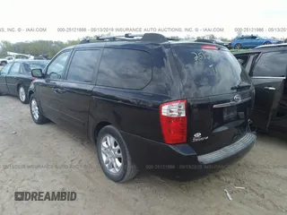 2008 Kia Sedona LX with VIN KNDMB233186202061, listed as a IAAI auction lot 25121986 with 140,688 mi miles. Bid and sale history available at carsss.com. Image 3.