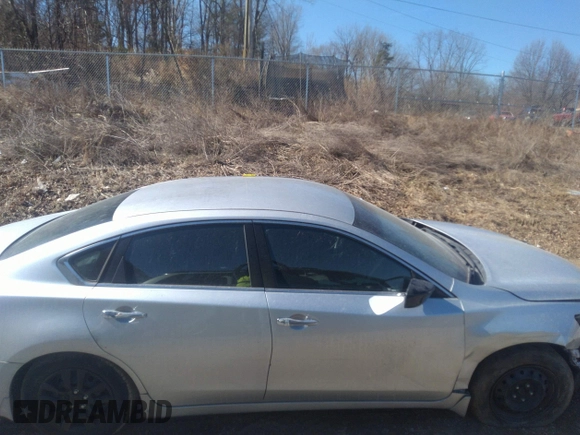 2015 Nissan Altima 2.5 SV with VIN 1N4AL3AP0FC202634, listed as a IAAI auction lot 41685049 with 137,324 mi miles. Bid and sale history available at carsss.com. Image 14.