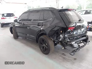 2024 Volkswagen Tiguan SE R-Line Black z VIN 3VVCB7AX4RM106944, wystawiony jako IAAI lot #42121362 z przebiegiem 11 777 mil mil oraz . Historia ofert i sprzedaży dostępna na DreamBid. Obrazek 3.