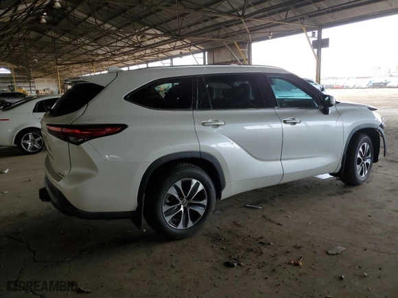 2020 Toyota Highlander XLE with VIN 5TDGZRBH3LS522022, listed as a Copart auction lot 48935615 with 71,332 mi miles and Salvage Title. Bid and sale history available at carsss.com. Image 3.