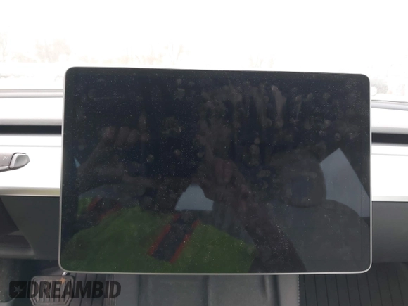 2023 Tesla Model 3 z VIN 5YJ3E1EA4PF384642, wystawiony jako IAAI lot #41496074 z przebiegiem 10 860 mil mil oraz . Historia ofert i sprzedaży dostępna na DreamBid. Obrazek 16.