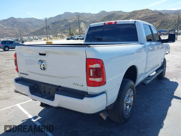 2024 Ram 2500 Laramie z VIN 3C6UR5FL2RG267971, wystawiony jako IAAI lot #41707239 z przebiegiem 22 898 mil mil oraz . Historia ofert i sprzedaży dostępna na DreamBid. Obrazek 4.