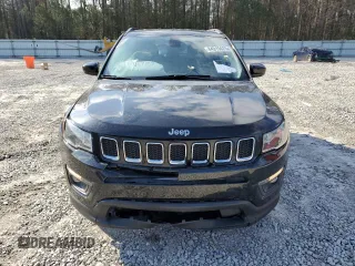 2018 Jeep Compass Latitude with VIN 3C4NJCBB3JT227643, listed as a Copart auction lot 44915625 with 135,797 mi miles and Salvage Title. Bid and sale history available at DreamBid. Image 5.