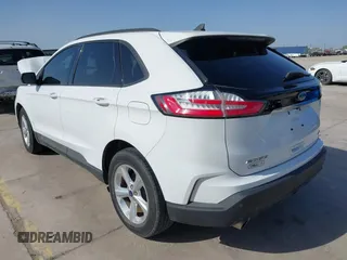 2020 Ford Edge SE z VIN 2FMPK3G92LBA35135, wystawiony jako IAAI lot #41851720 z przebiegiem 49 534 mil mil oraz . Historia ofert i sprzedaży dostępna na DreamBid. Obrazek 3.