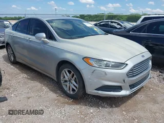 2016 Ford Fusion SE with VIN 1FA6P0H78G5131820, listed as a IAAI auction lot 42007633 with 200,863 mi miles. Bid and sale history available at carsss.com. Image 1.