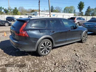 2021 Volvo V60 z VIN YV4102WK7M1074487, wystawiony jako Copart lot #51158164 z przebiegiem 45 862 mil mil oraz . Historia ofert i sprzedaży dostępna na DreamBid. Obrazek 3.