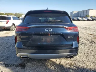 2021 Infiniti QX50 Pure z VIN 3PCAJ5AA1MF101089, wystawiony jako Copart lot #45558055 z przebiegiem 7 305 mil mil oraz Czysty tytuł • Clean title. Historia ofert i sprzedaży dostępna na DreamBid. Obrazek 6.