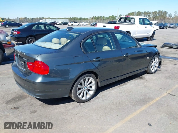 2011 BMW 3 Series 328i xDrive with VIN WBAPK5G57BNN28032, listed as a IAAI auction lot 41835525 with 207,713 mi miles. Bid and sale history available at carsss.com. Image 4.
