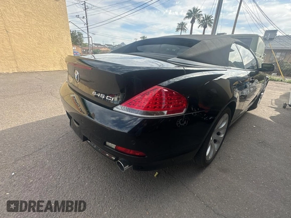 2004 BMW 6 Series 645Ci z VIN WBAEK734X4B260677, wystawiony jako Copart lot #50924995 z przebiegiem 42 209 mil mil oraz Czysty tytuł • Clean title. Historia ofert i sprzedaży dostępna na DreamBid. Obrazek 4.