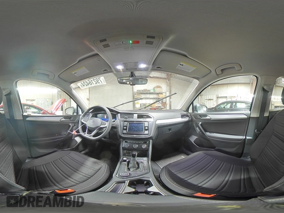 2023 Volkswagen Tiguan S z VIN 3VVFB7AX2PM100814, wystawiony jako Copart lot #79216424 z przebiegiem 4 748 mil mil oraz Szkoda całkowita • Salvage title. Historia ofert i sprzedaży dostępna na DreamBid. Obrazek 15.