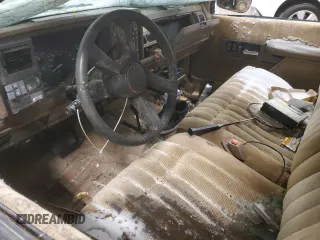 1993 GMC Sierra 1500 z VIN 2GTEK19K8P1562964, wystawiony jako Copart lot #86767744 z przebiegiem 237 615 mil mil oraz Czysty tytuł • Clean title. Historia ofert i sprzedaży dostępna na DreamBid. Obrazek 8.