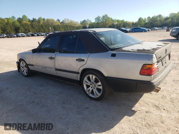 1988 Mercedes-Benz 300 with VIN WDBEA30D3JA683278, listed as a Copart auction lot 51253825 with 135,890 mi miles and Clean Title. Bid and sale history available at carsss.com. Image 2.