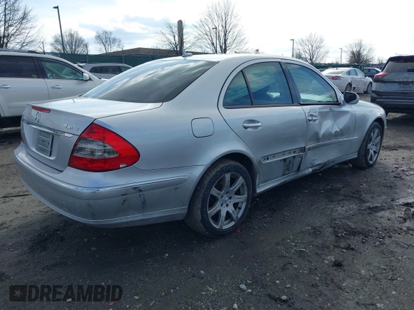 2007 Mercedes-Benz E-Class 3.5L with VIN WDBUF87X47X210117, listed as a IAAI auction lot 41508978 with 166,643 mi miles. Bid and sale history available at carsss.com. Image 4.