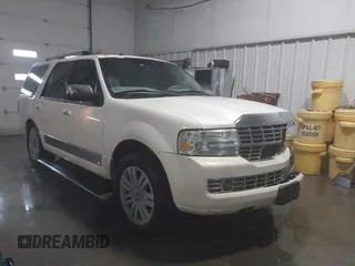 2008 Lincoln Navigator with VIN 5LMFU28528LJ13624, listed as a IAAI auction lot 41359456 with 224,798 mi miles. Bid and sale history available at carsss.com. Image 1.
