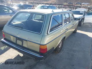 1981 Mercedes-Benz 300 with VIN WDBAB93A4BN004161, listed as a IAAI auction lot 41290568 with 18,887 mi miles and . Bid and sale history available at DreamBid. Image 4.